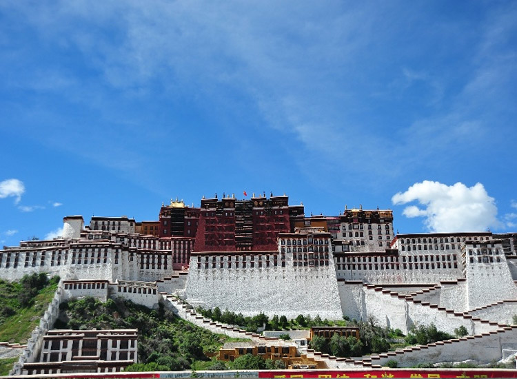 10 of the Most Famous Monasteries in India | HHI Blog