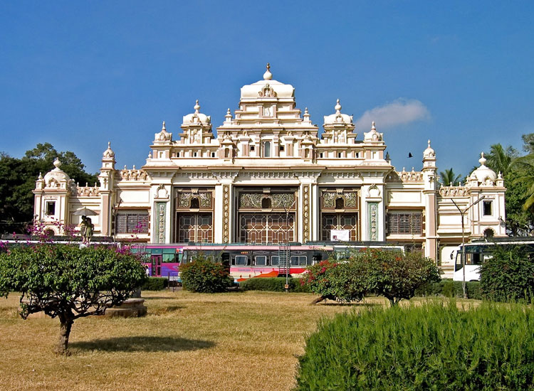 Most Famous Historical Monuments In Karnataka | HHI Blog